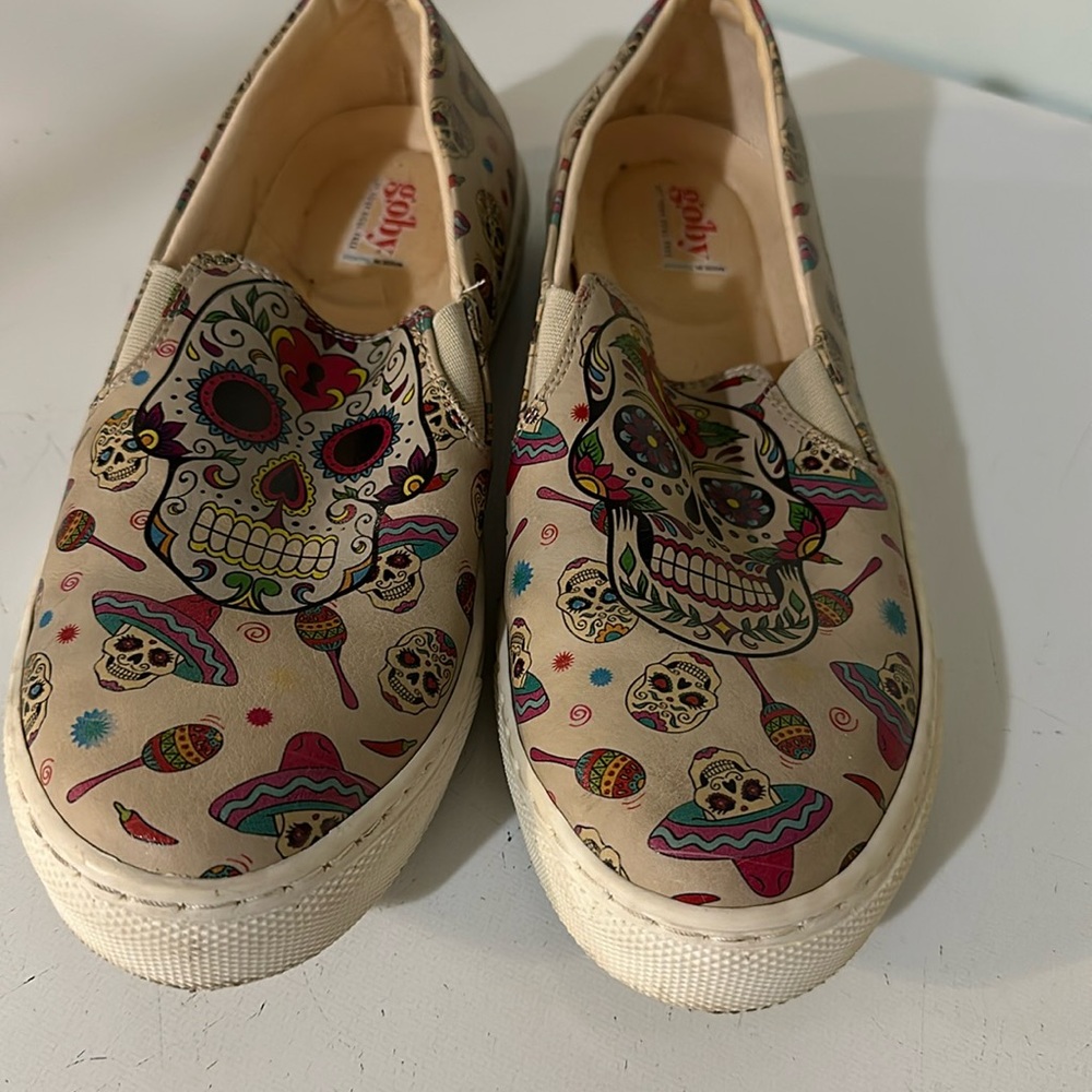 Goby Shoes - Sugar Skull Day of the Dead Slip Ons Size: 38 Preowned As Is